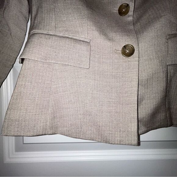New, Banana Republic Two Button Front Long Sleeve Blazer Jacket - Picture 3 of 8